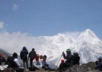 साहसिक यात्राका लागि कञ्चनजङ्गा हिमाल, पर्यटकको रोजाइमा