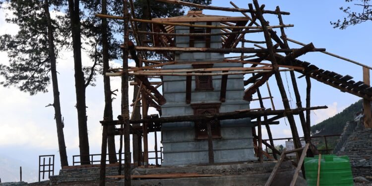 एउटै ढुङ्गाबाट मालिका मन्दिर पुनःनिर्माण
