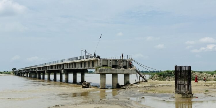 तेह्र वर्षमा पनि बनेन कमला पुल, ठेक्का तोड्ने तयारी