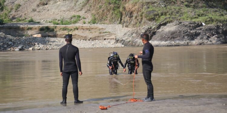 सशस्त्र प्रहरीमा बढ्दै छन् गोताखोर तालिम प्राप्त जनशक्ति