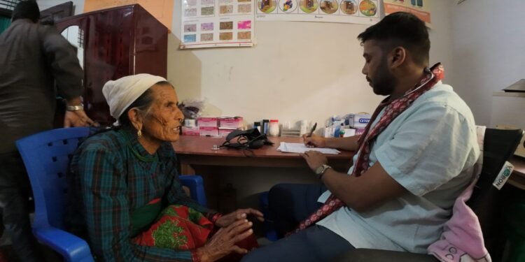 गाउँमै स्वास्थ्य उपचार पाएपछि स्थानीय खुसी