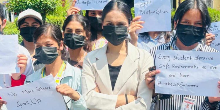 भारतमा नेपाली विद्यार्थीको मृत्युको घटनाको विरोध गर्दै पद्मकन्याका विद्यार्थीले गरे प्रदर्शन