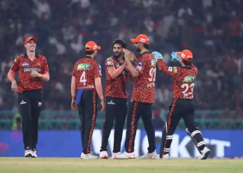 रोयल च्यालेन्जर्समाथि सनराइजर्स ४२ रनले विजयी