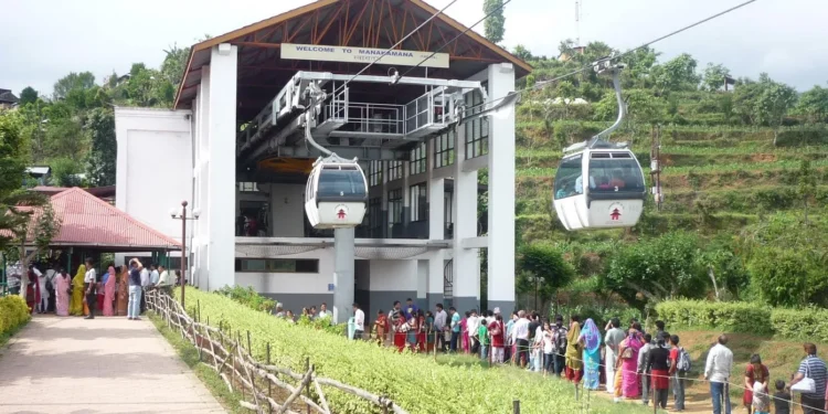 केवलकारको शौचालयमा लडेर भारतीयको मृत्यु