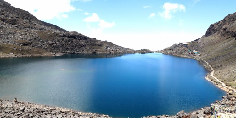 गोसाइँकुण्ड मेलामा लेक लाग्ने यात्रीलाई सुरक्षा व्यवस्था