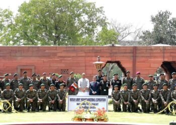 भारतीय सेनाको टोलीका २४ जनाले गरे एकैदिन सफल सगरमाथा आरोहण