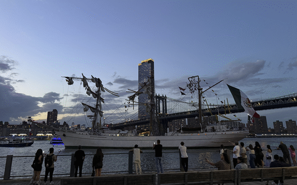 ‘ब्रुकलिन ब्रिज’ मा जहाज ठोक्किँदा दुई जनाको मृत्यु