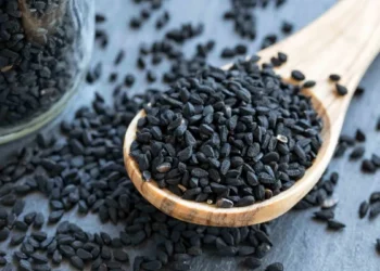 यो कालो बीउले तपाईंको बेलुन जस्तो पेट समतल पार्नेछ, यसलाई दैनिक यसरी सेवन गर्नुहोस्
