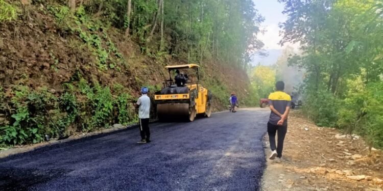 बागलुङ र जैमिनी नगरपालिकालाई जोड्ने सडक कालोपत्र