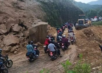 पहिरोका कारण कान्तिलोकपथ अवरुद्ध
