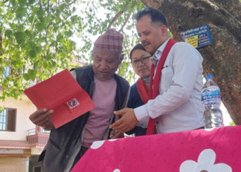 भोगचलन गरेको पैतीस वर्षपछि २६ परिवारले पाए जग्गाधनी प्रमाणपत्र