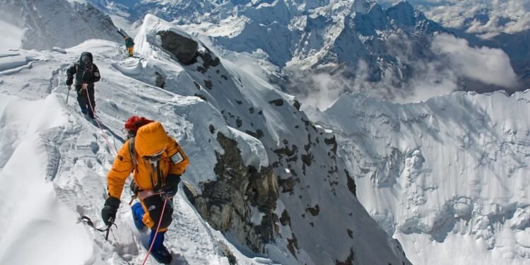 सगरमाथा आरोहीहरूको पहिलो अन्तर्राष्ट्रिय सम्मेलन नेपालमा