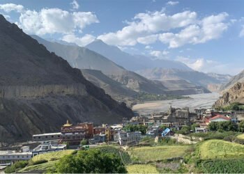 धेरै भयो मुस्ताङवासीले हिउँ छुन नपाएको !