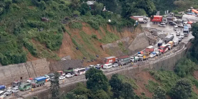 आजदेखि नागढुंगा–नौबिसे सडक दिउँसो साढे ४ घण्टा बन्द हुने