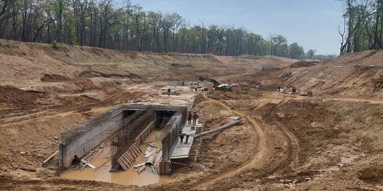 सिक्टा सिँचाइको पूर्वी मूल नहरमा शाखा नहर निर्माण सुरु