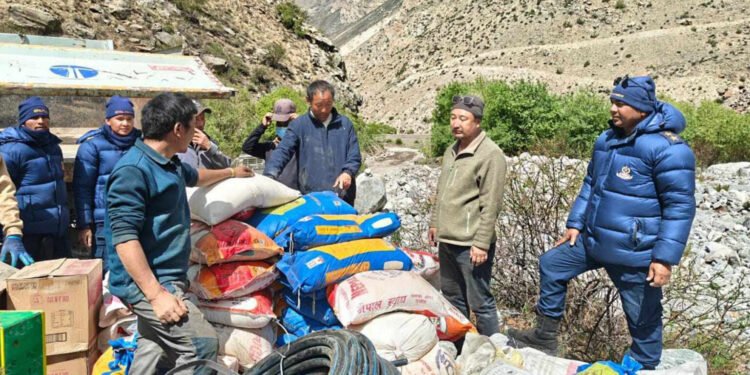 कर्णाली प्रदेश सरकारले पठाएको राहत हुम्ला पुग्यो