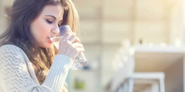 खाना खाएको कति समयपछि पानी पिउने ?