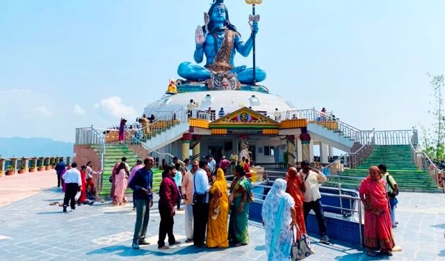 मन चोर्ने पुम्दीकोट