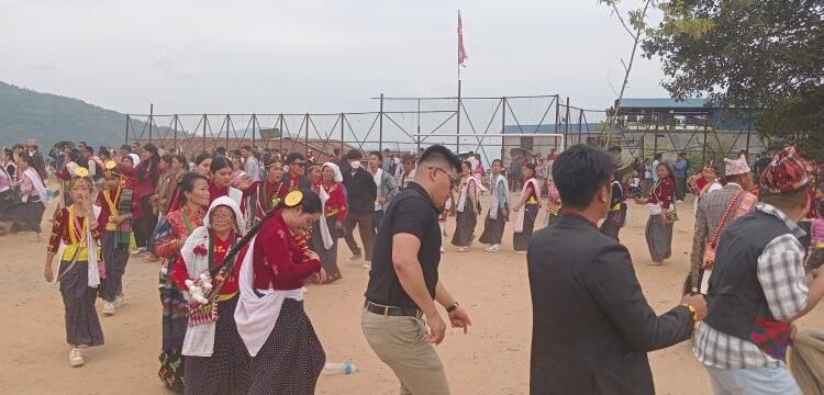 भोजपुर टुँडिखेलमा साकेला सिली नाच्दै सकियो उभौलीपर्व