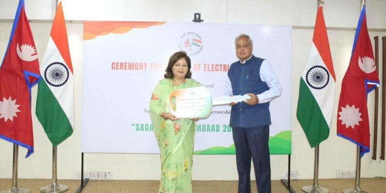 सगरमाथा संवादका लागि भारतद्वारा सवारीसाधन हस्तान्तरण