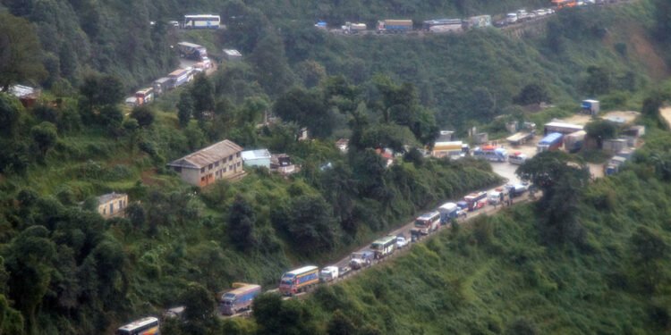 नागढुंगा–नौबिसे सडक १५ दिन दिउँसो साढे चार घण्टा बन्द गरिने