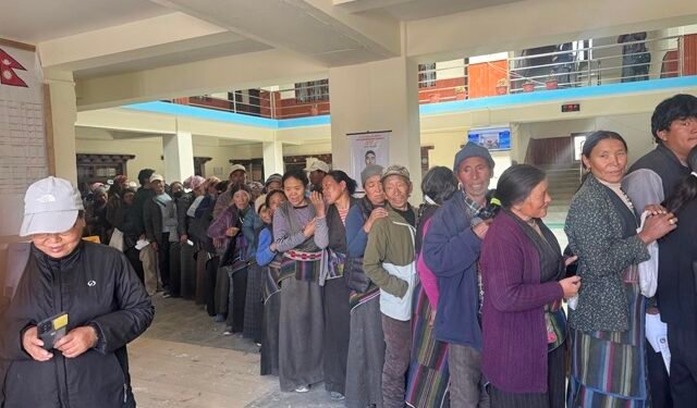 उपल्लो मुस्ताङको चराङ र लोमान्थाङमा राष्ट्रिय परिचयपत्र वितरण