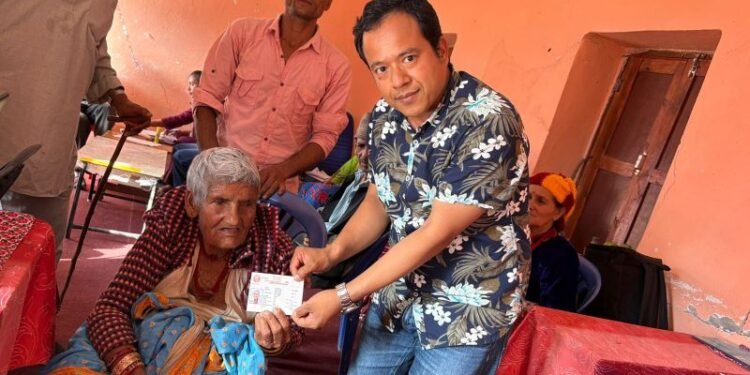 ९७ वर्षीया भट्टले नागरिकता पाउँदा…