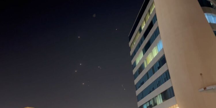 कतारस्थित अमेरिकी सैन्य अड्डामा इरानी मिसाइल प्रहार, क्षति नभएको पुष्टि