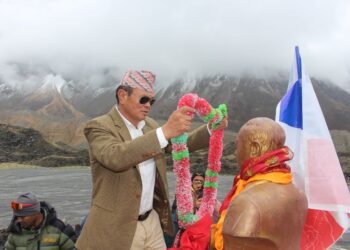 अन्नपूर्ण आधार शिविरमा प्रथम आरोहीको सालिक अनावरण