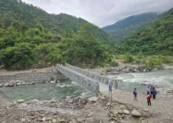 सङ्खुवा खोलामा बेलिब्रिज जडान