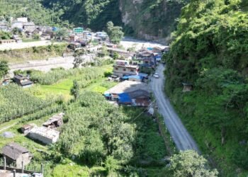 धवलागिरिको केन्द्र जोड्ने सडक स्तरोन्नति गरिँदै