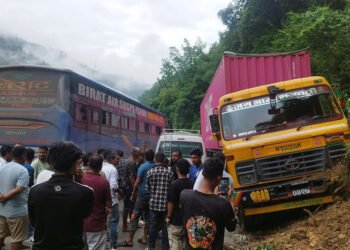धादिङको थाक्रेमा तीनवटा सवारी साधन ठोक्किए