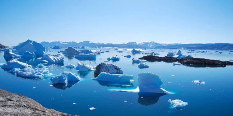 ग्रिनल्यान्डको हिउँ मे महिनामा औसतभन्दा धेरै छिटो पग्ल्यो : वैज्ञानिकहरू