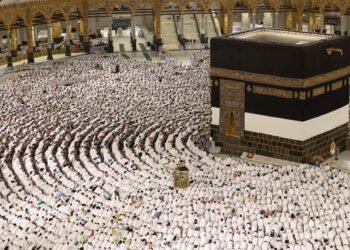 साउदी अरबमा हज समाप्त हुँदै जाँदा मुस्लिम तीर्थयात्रीहरूले ‘शैतानलाई ढुङ्गा’ हाने