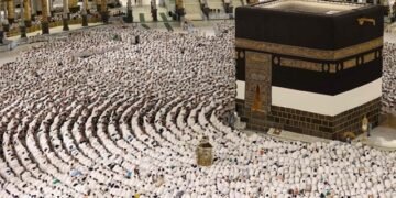 साउदी अरबमा हज समाप्त हुँदै जाँदा मुस्लिम तीर्थयात्रीहरूले ‘शैतानलाई ढुङ्गा’ हाने