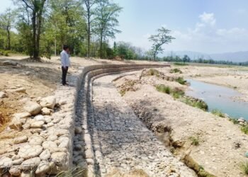बस्ती जोगाउन झिझरी खोलामा तटबन्ध