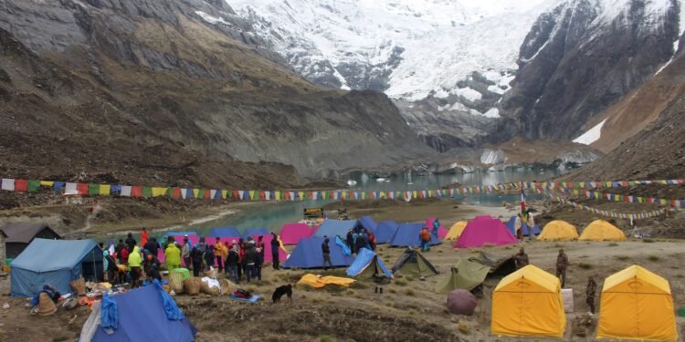 अन्नपूर्ण प्रथम आधार शिविरमा जाने पर्यटक बढे