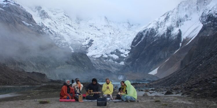 अन्नपूर्ण हिमालको आधार शिविरमा गुञ्जियो ‘फ्रान्सेली सङ्गीत’