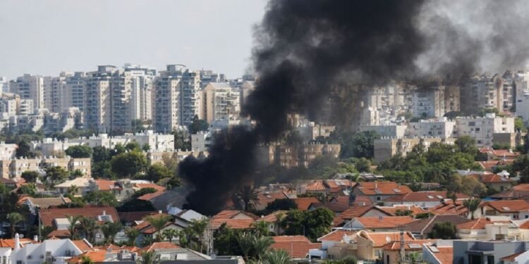 इरान-इजरायल युद्ध : मध्यपूर्वमा फैलियो तनाव