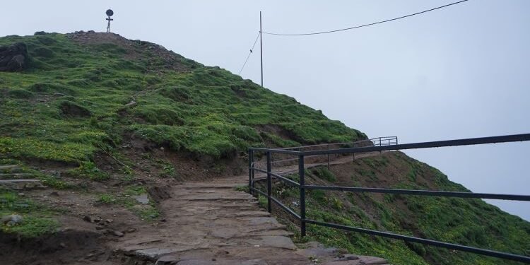 पर्यटकीयस्थल खोपारामा भौतिक पूर्वाधार निर्माण