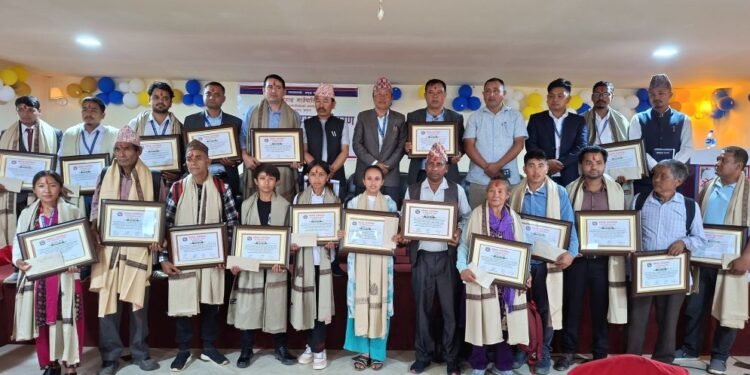 चार कृषकसहित उपभोक्ता, विद्यार्थी, शिक्षक र कर्मचारी पुरस्कृत