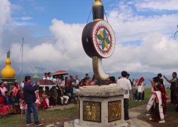 बहुसांस्कृतिक पार्कमा मगर समुदायको प्रतीक चिह्न खुर्पेटो (घोरप्याक)को प्रतिमा