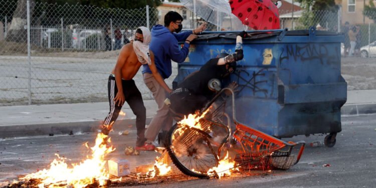 अमेरिकाभरि फैलियो आप्रवासी दंगा, ट्रम्प के गर्लान् ?