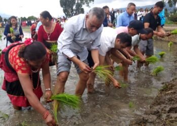 किसानको हितमा सरकार प्रतिबद्ध छः मन्त्री अधिकारी