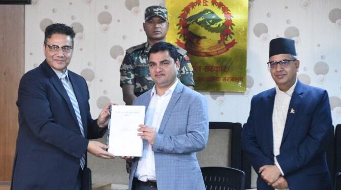 नागरिकले उचित मूल्यमा औषधि पाउने वातावरण तयार गर्छौंः मन्त्री पौडेल