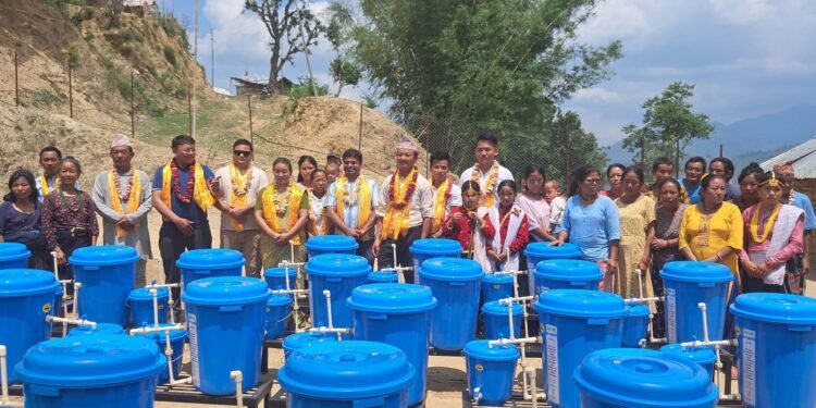 स्वच्छ पानी उपभोग गराउन ‘बायो स्याण्ड फिल्टर’ वितरण