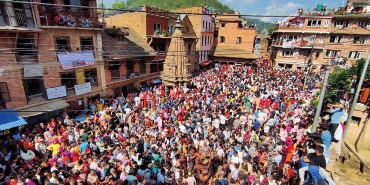 देवता–देवताबीच यौनिकता दर्शाइ पनौतीमा हिलेजात्रा सम्पन्न