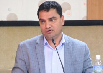 सबै सरकारी कर्मचारीलाई स्वास्थ्य बीमामा आवद्ध गराउने तयारी शुरु