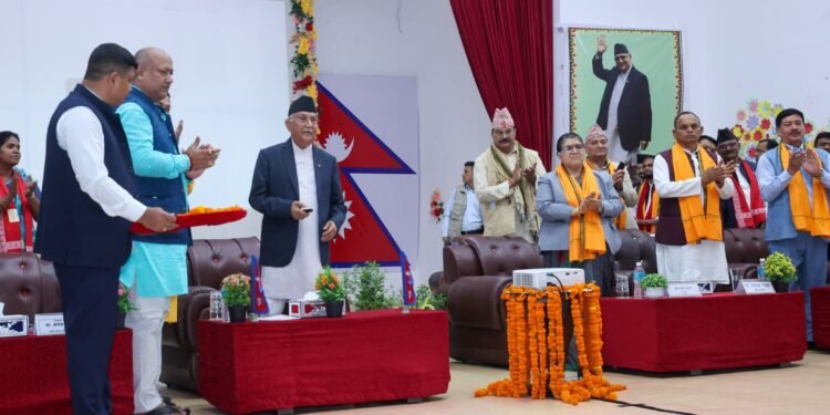 सुनकोशी मरिन डाइभर्सन परियोजना समयमा सम्पन्न नभए ठेक्का तोडिनेछः प्रधानमन्त्री ओली