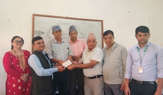 विद्यालयलाई अक्षयकोष रकम हस्तान्तरण